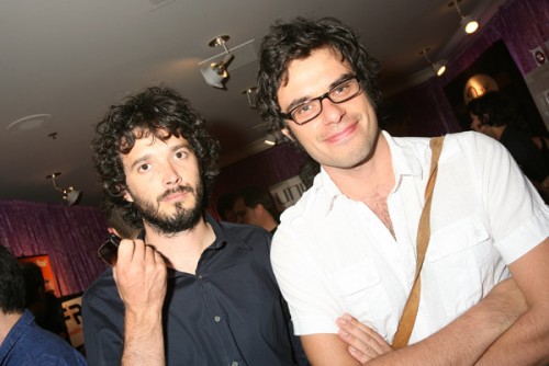 Flight of the Conchords Show Jemaine is waaaaaaay hotter than Bret